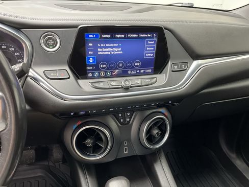 Used 2022 Chevrolet Blazer LT w/ Sound & Technology Package FWD image 17