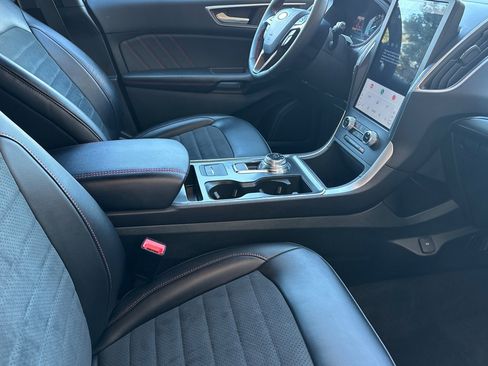 Certified 2024 Ford Edge ST-Line image 17