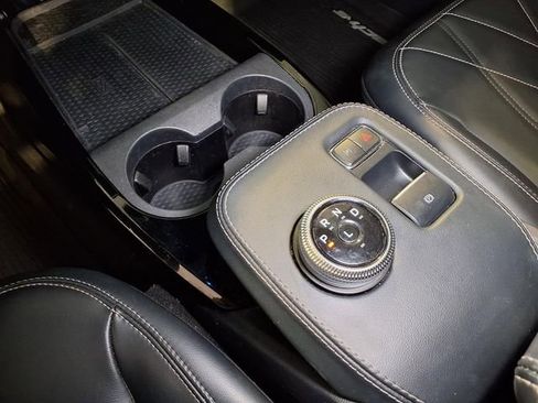 Used 2022 Ford Mustang Mach-E Select image 9