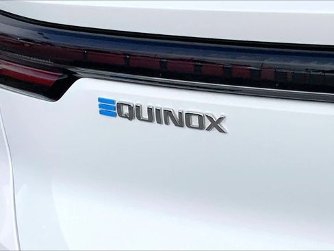 Used 2025 Chevrolet Equinox EV LT FWD image 9