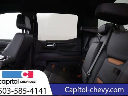 Used 2025 GMC Sierra 1500 AT4 image 31