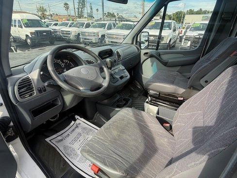 Used 2003 Dodge Sprinter 2500 image 9
