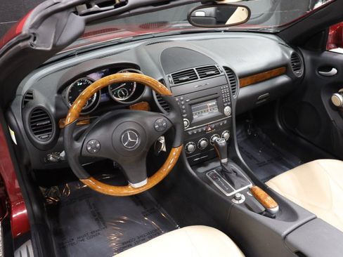 Used 2009 Mercedes-Benz SLK 300 image 35