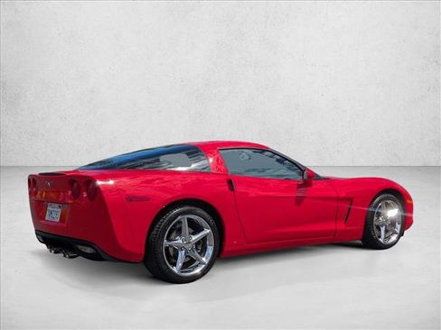 Used 2011 Chevrolet Corvette Coupe w/ 1LT RWD image 5