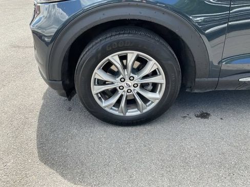 Used 2023 Ford Explorer XLT w/ Equipment Group 202A AWD/4WD image 24