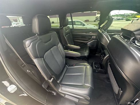 Used 2021 Jeep Grand Cherokee L Overland w/ Luxury Tech Group IV AWD/4WD image 25