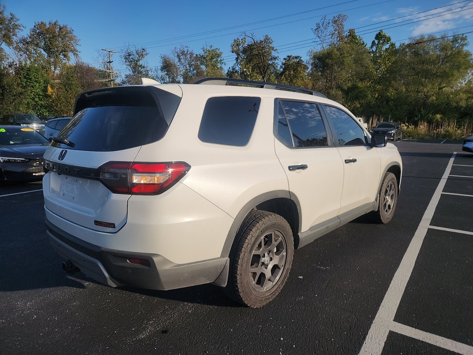 Used 2025 Honda Pilot TrailSport image 5