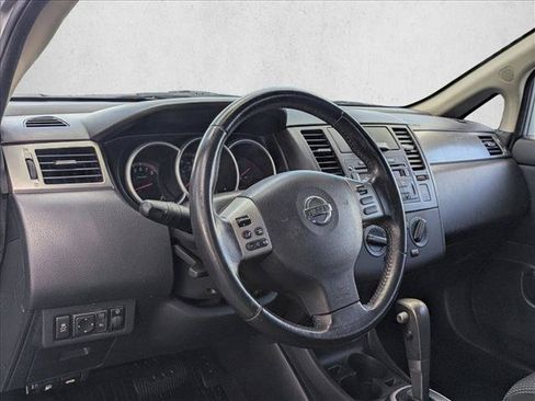 Used 2011 Nissan Versa Hatchback w/ Premium Pkg FWD image 10