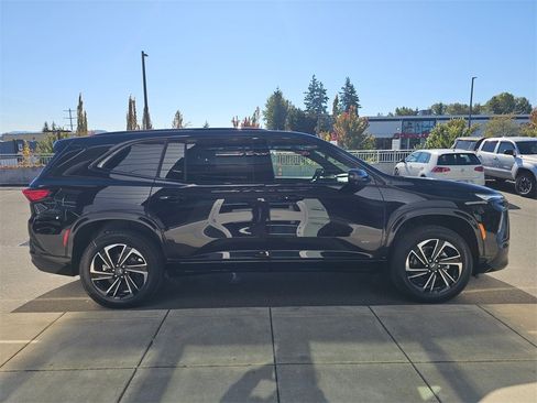 New 2026 Buick Enclave Sport Touring w/ Power Package image 8