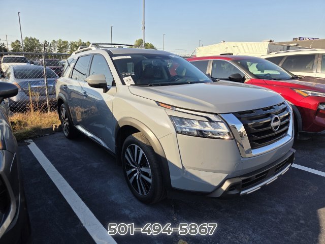 Used 2024 Nissan Pathfinder Platinum w/ Cargo Package FWD image 3