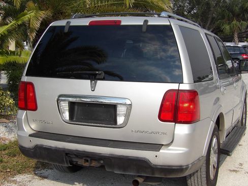 Used 2003 Lincoln Navigator Luxury image 8