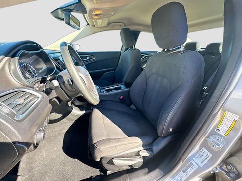 Used 2016 Chrysler 200 Limited image 23