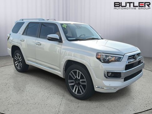Used 2024 Toyota 4Runner Limited RWD image 8