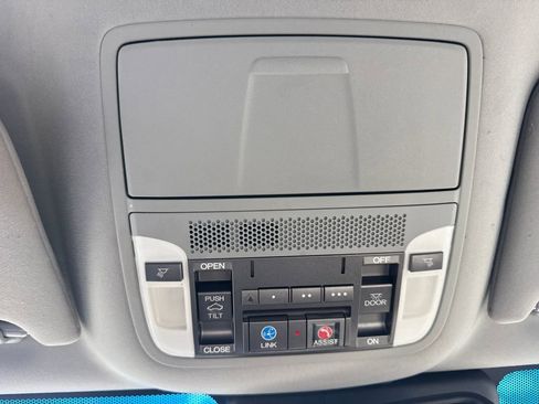 Used 2014 Acura RLX w/ Technology Package FWD image 27