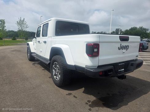 Used 2022 Jeep Gladiator Overland w/ LED Lighting Group AWD/4WD image 12