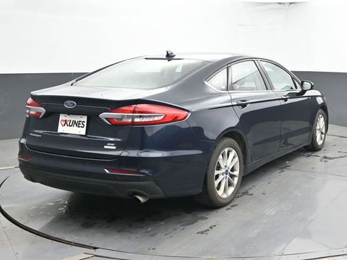 Used 2020 Ford Fusion SE FWD image 9