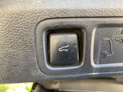 Used 2024 Ford Expedition Limited AWD/4WD image 11