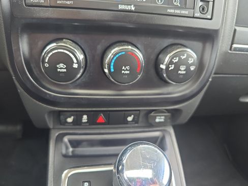 Used 2015 Jeep Patriot High Altitude AWD/4WD image 26