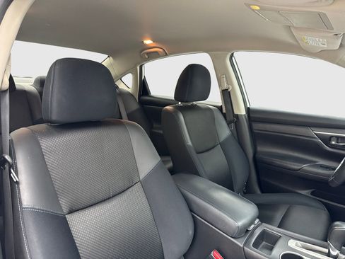 Used 2017 Nissan Altima 2.5 SR FWD image 39