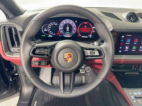 New 2025 Porsche Cayenne S AWD/4WD image 18