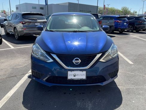Used 2017 Nissan Sentra SV FWD image 2