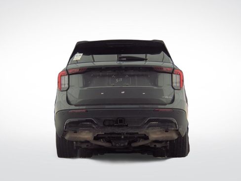 Used 2025 Ford Explorer ST-Line w/ ST-Line Street Pack image 7
