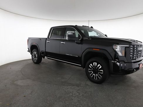 Used 2025 GMC Sierra 2500 Denali Ultimate w/ Max Trailering Package AWD/4WD image 2