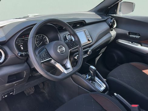 Used 2020 Nissan Kicks SR FWD image 10