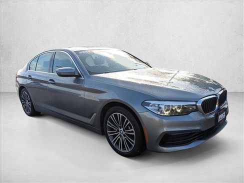 Used 2019 BMW 530i w/ Convenience Package image 3