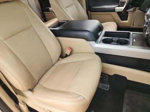 Used 2019 Ford F250 Lariat w/ Lariat Ultimate Package AWD/4WD image 10