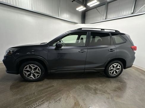 Used 2019 Subaru Forester Premium image 2