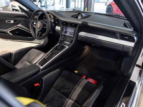 Used 2018 Porsche 911 GT3 image 30