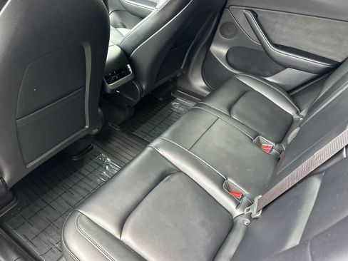 Used 2021 Tesla Model Y Long Range AWD/4WD image 4