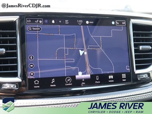 Used 2022 Chrysler Pacifica Limited FWD image 33
