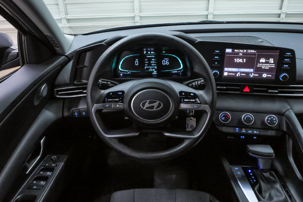 Certified 2026 Hyundai Elantra SE FWD image 19