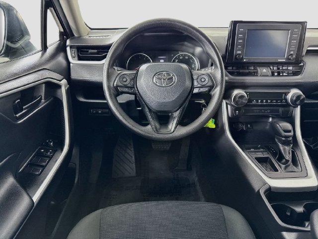 Used 2020 Toyota RAV4 LE FWD image 20