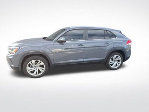 Used 2021 Volkswagen Atlas Cross Sport SE image 2