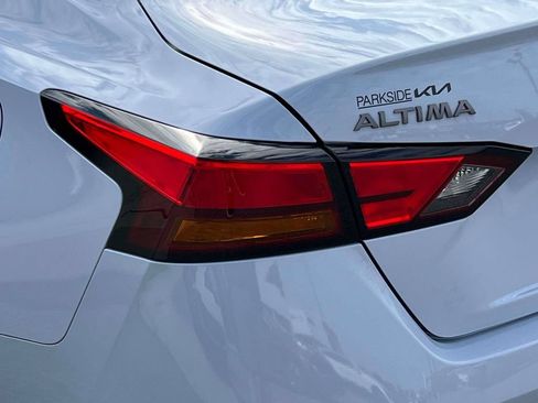 Used 2024 Nissan Altima 2.5 SR w/ SR Premium Package FWD image 33