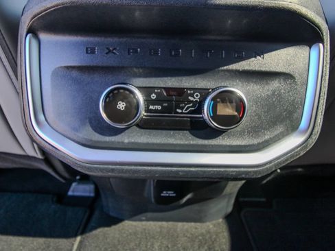 Used 2025 Ford Expedition Active AWD/4WD image 11