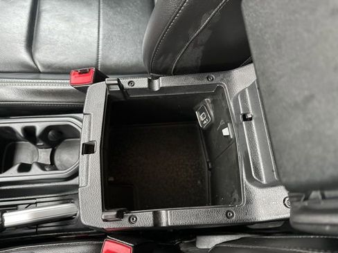 Used 2018 Jeep Wrangler Unlimited Sahara image 28