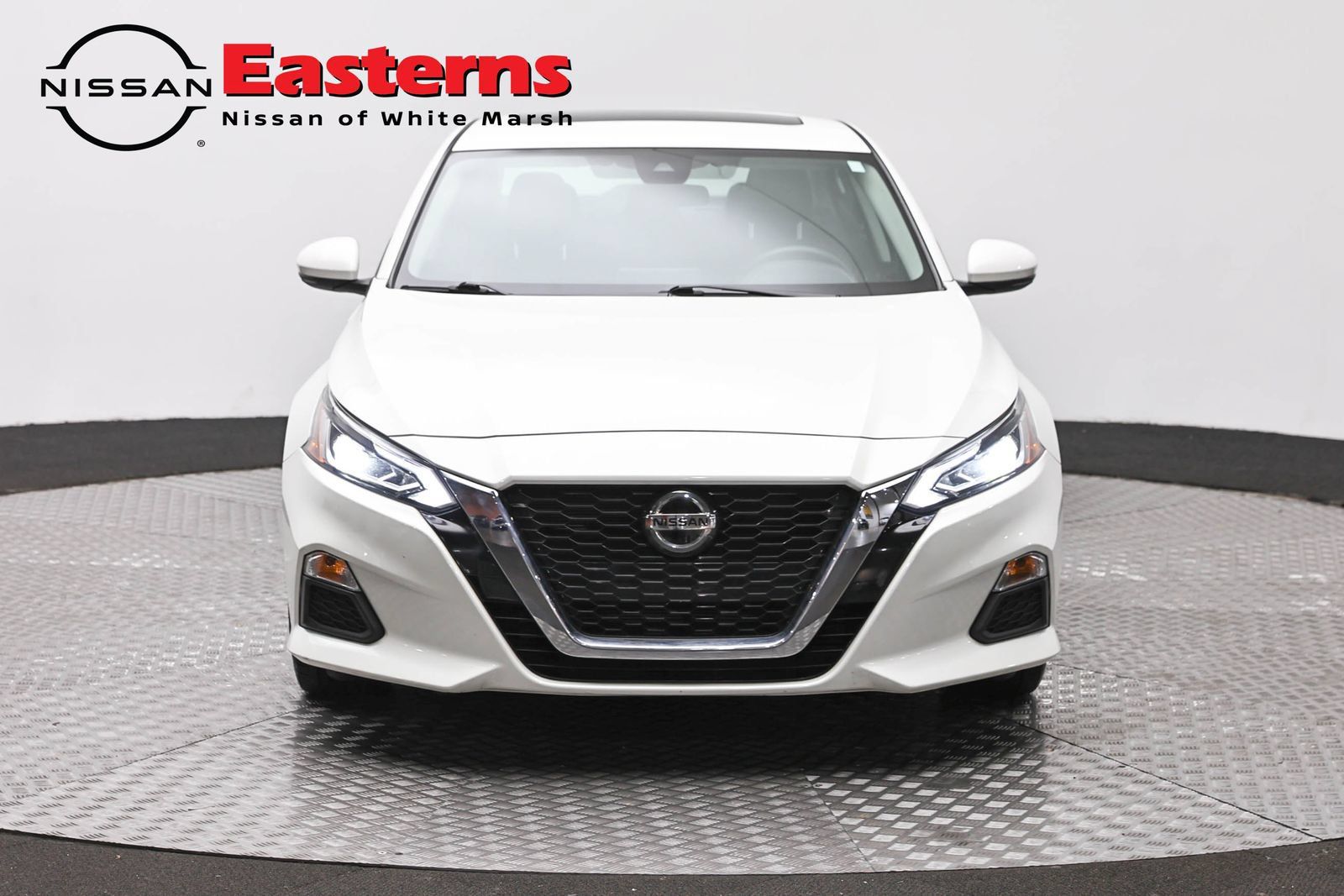 Used 2022 Nissan Altima 2.5 SV w/ SV Premium Package FWD image 2
