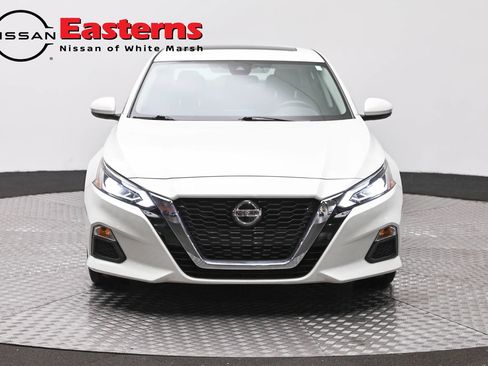 Used 2022 Nissan Altima 2.5 SV w/ SV Premium Package FWD image 2