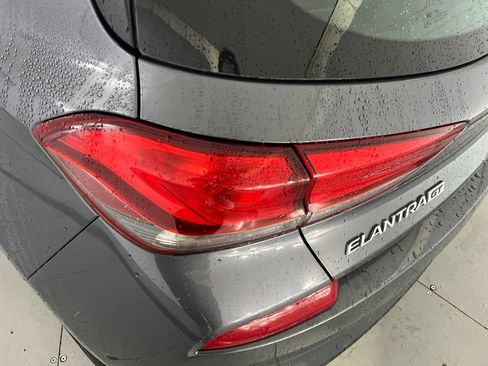 Used 2018 Hyundai Elantra GT FWD image 20
