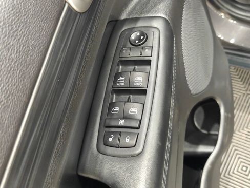 Used 2020 Jeep Grand Cherokee Laredo w/ Laredo X Package AWD/4WD image 52