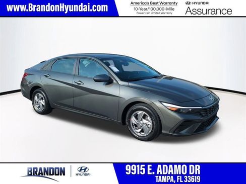 New 2026 Hyundai Elantra SE image 1