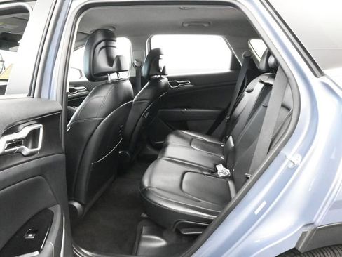 Used 2025 Kia Sportage EX FWD image 32
