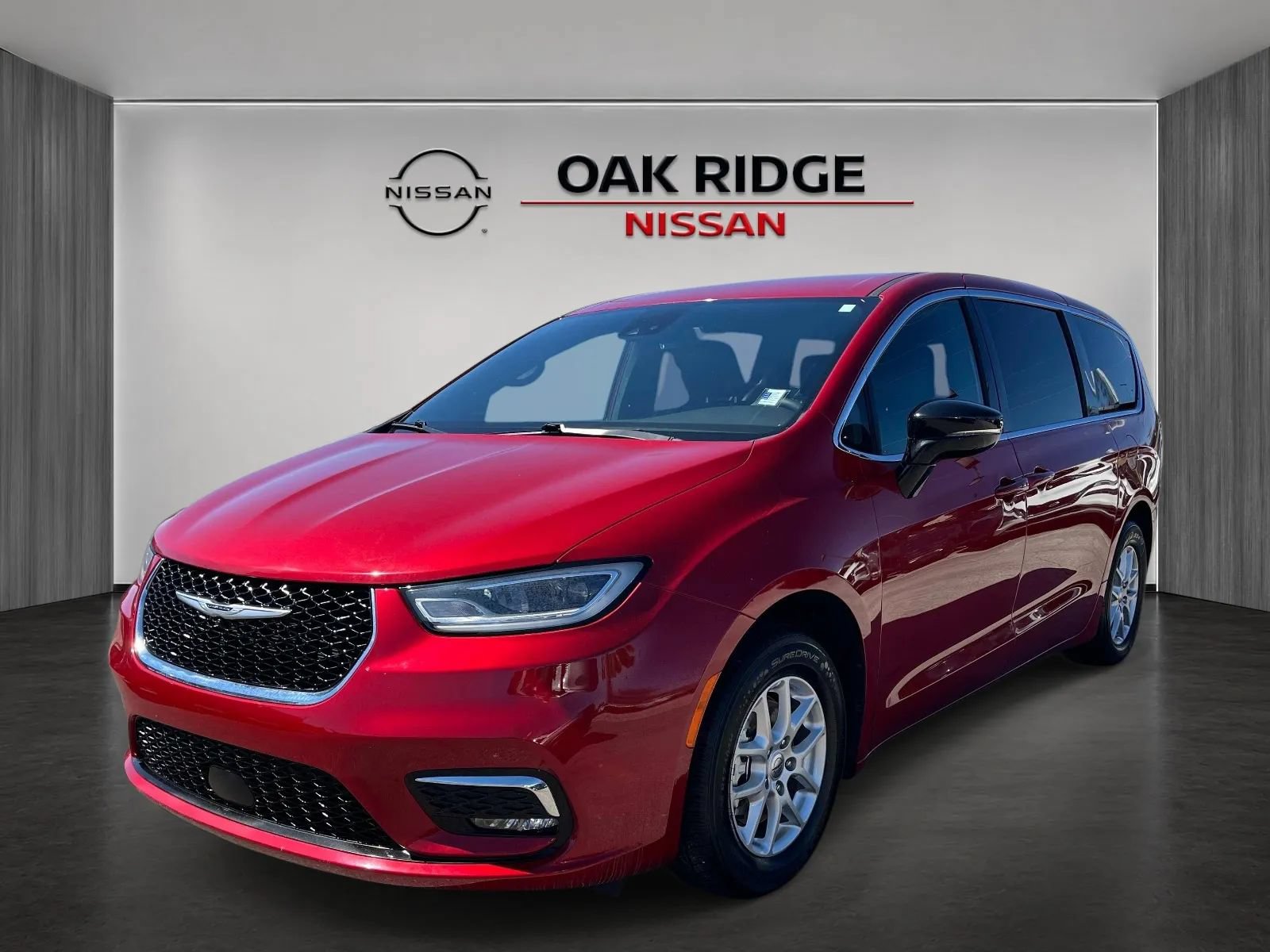 Used 2025 Chrysler Pacifica Select FWD image 7