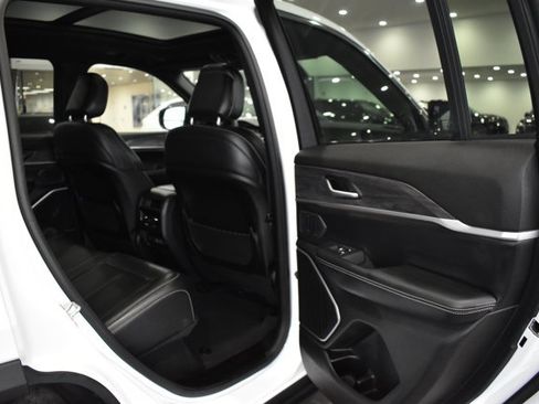 Used 2024 Jeep Grand Cherokee Limited 4xe image 28