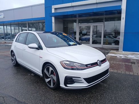 Used 2018 Volkswagen GTI SE w/ SE Leather Package image 2