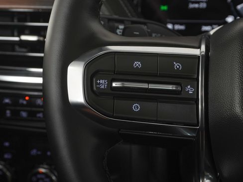 Used 2026 GMC Yukon Denali w/ Sun & Power Step Package AWD/4WD image 23